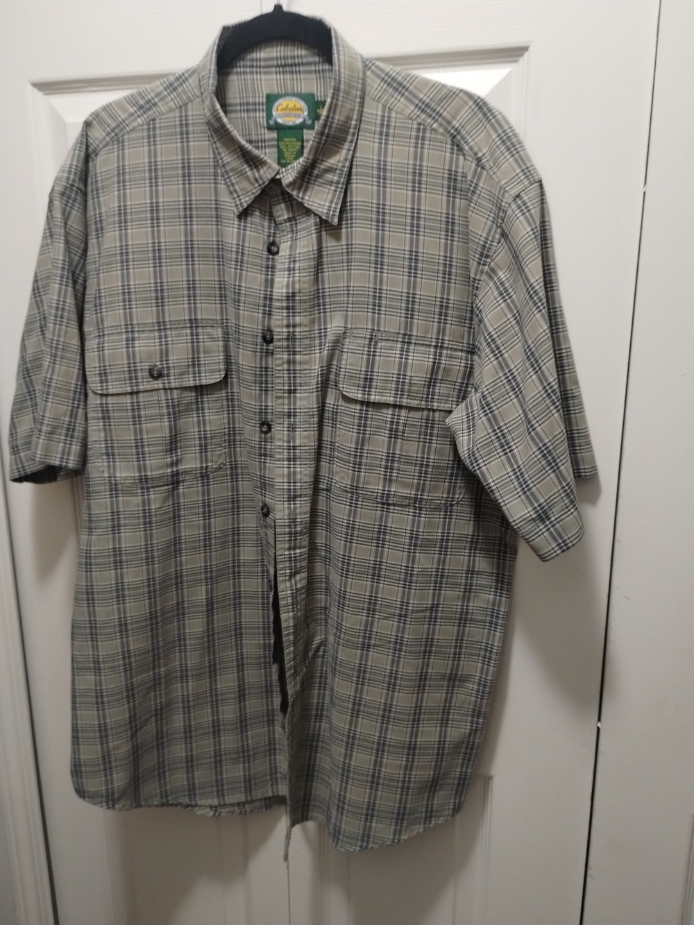 Cabela's Large TALL Short-Sleeve Plaid Button-Down Shirt - Beige and Blue
